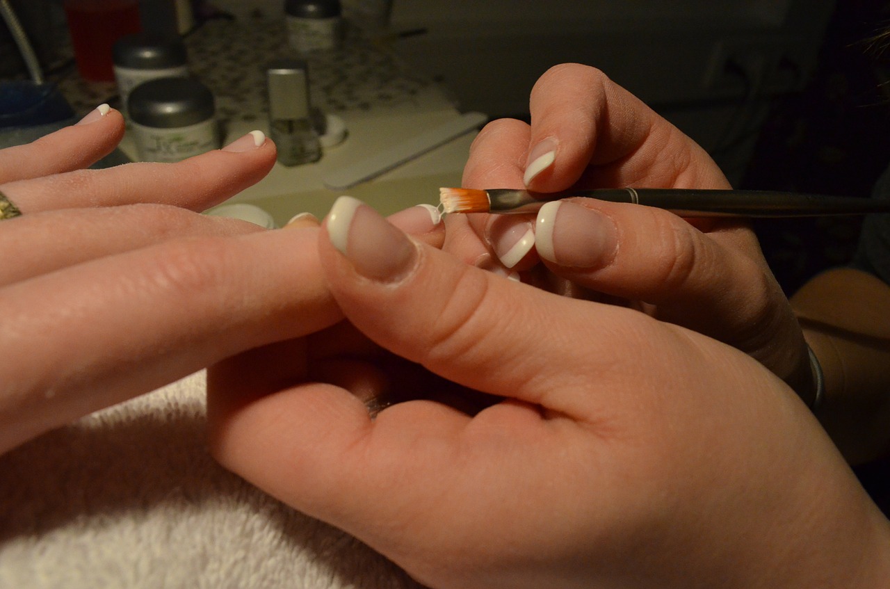 Kilka sposobów dbania o urodę – medycyna estetyczna. Manicure, pedicure Lublin